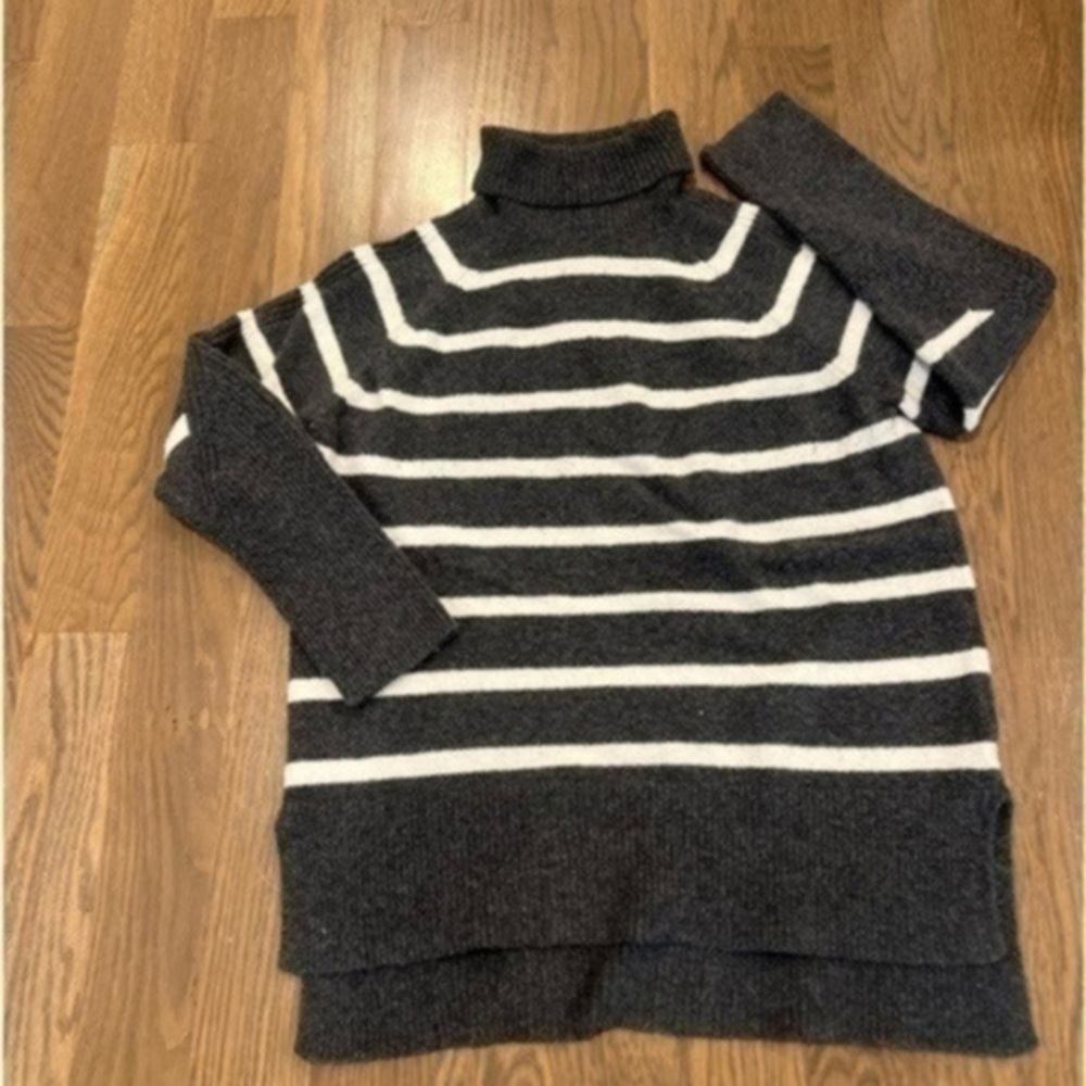 a new day sweater size M gray